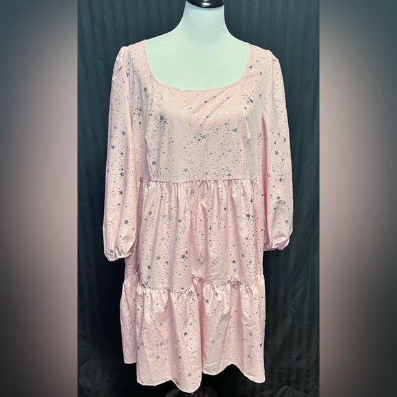 Plus size, long sleeve, pink dress with stars. - Picture 2 of 6